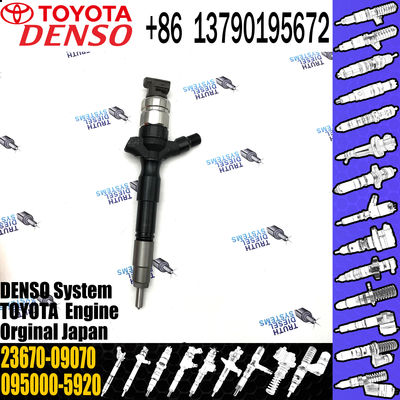 23670-30140 Diesel Engine Injection Pump 2KD Engine Common Rail Fuel Injector