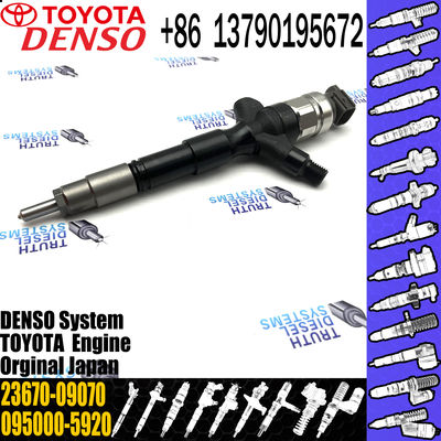 23670-30140 Diesel Engine Injection Pump 2KD Engine Common Rail Fuel Injector